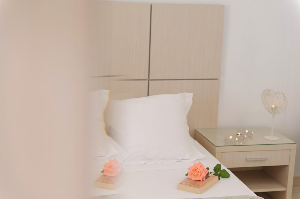 Karras Star Hotel Evdilos  Eksteriør bilde