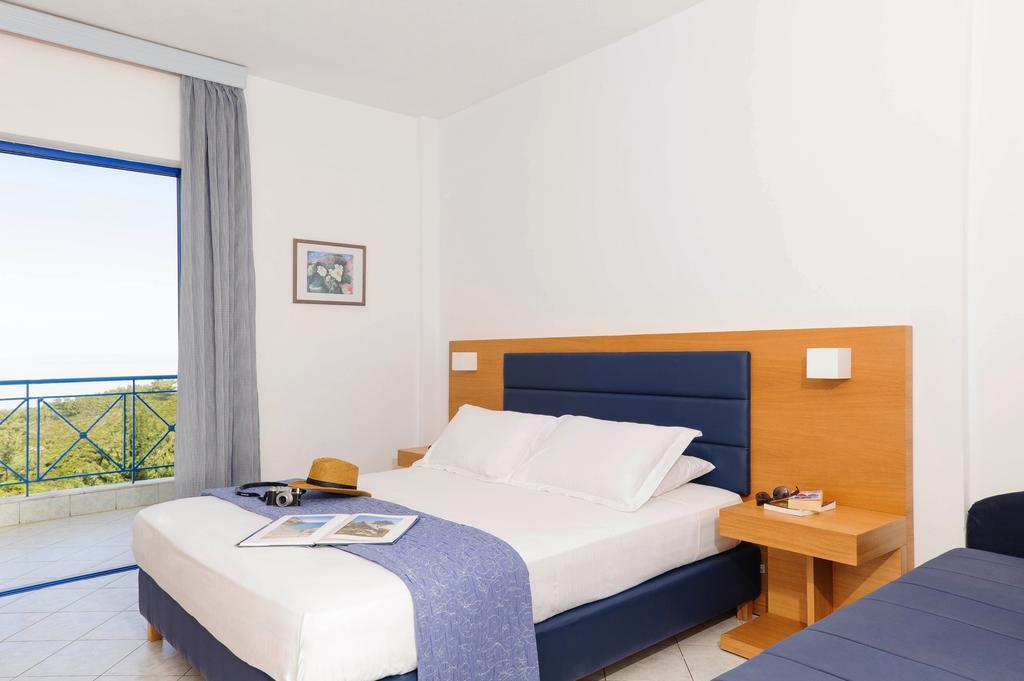 Karras Star Hotel Evdilos  Eksteriør bilde